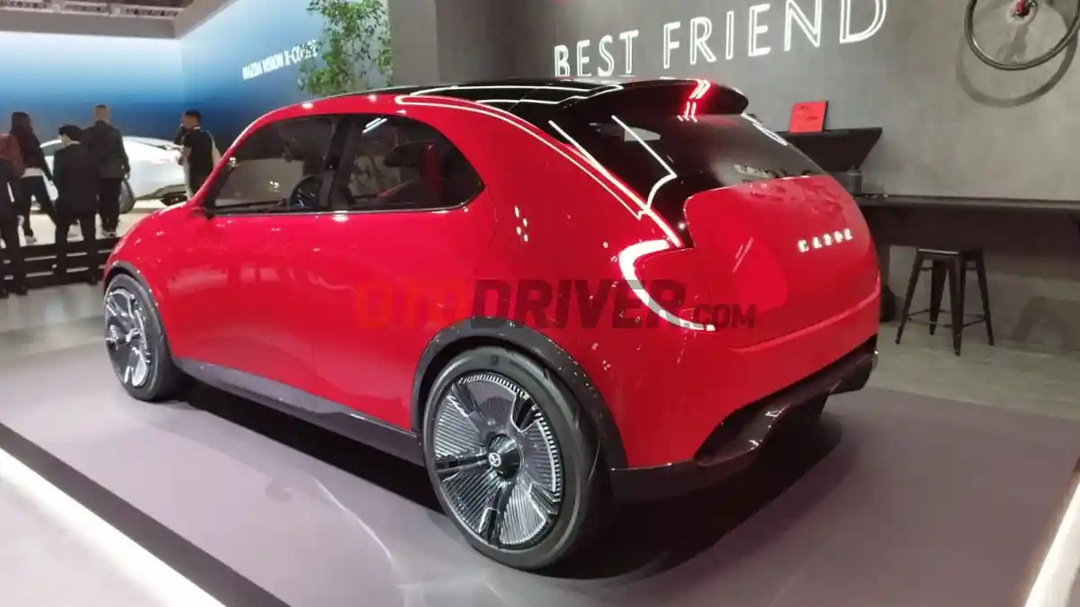 Foto - Mazda Vision X-Compact, Bisa Baca Suasana Hati Penggunanya