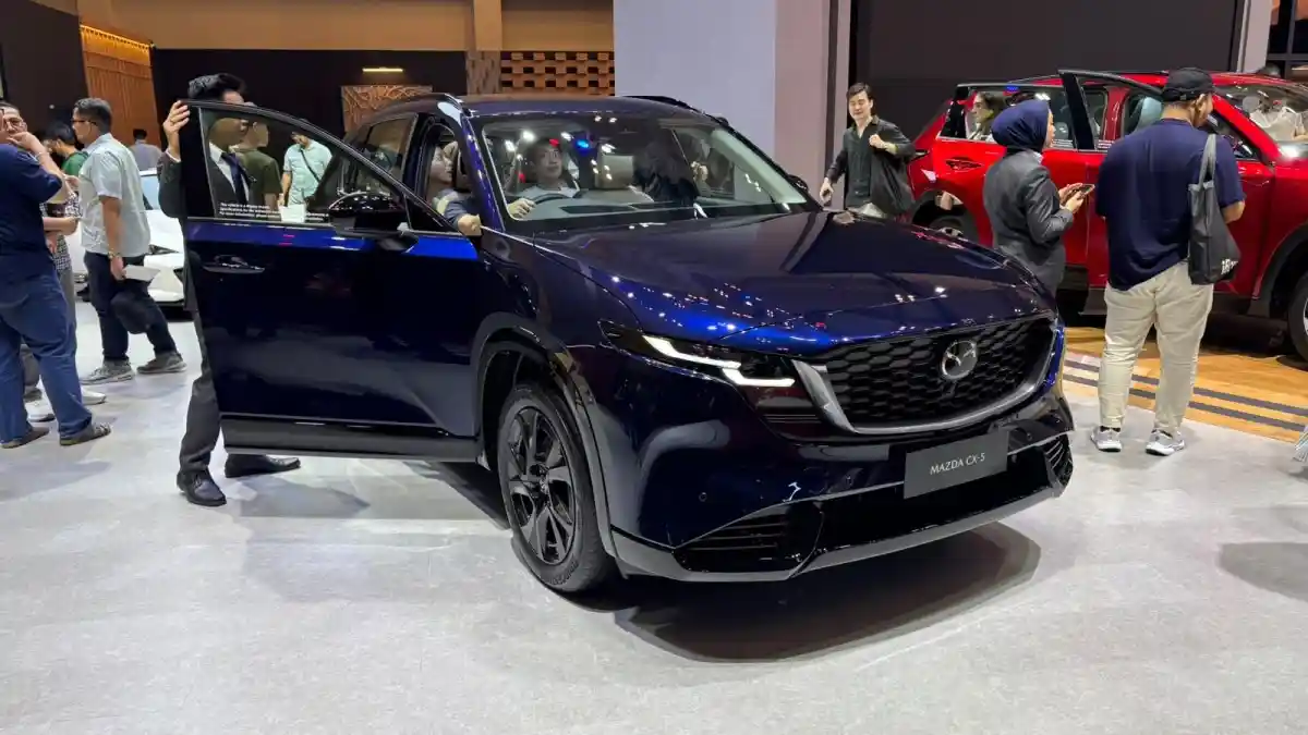 Foto - Mazda CX-5 dan Mazda CX-30 Makin Layak Dipertimbangkan, Kabin Lebih Lapang dan Nyaman untuk Mobilitas Harian