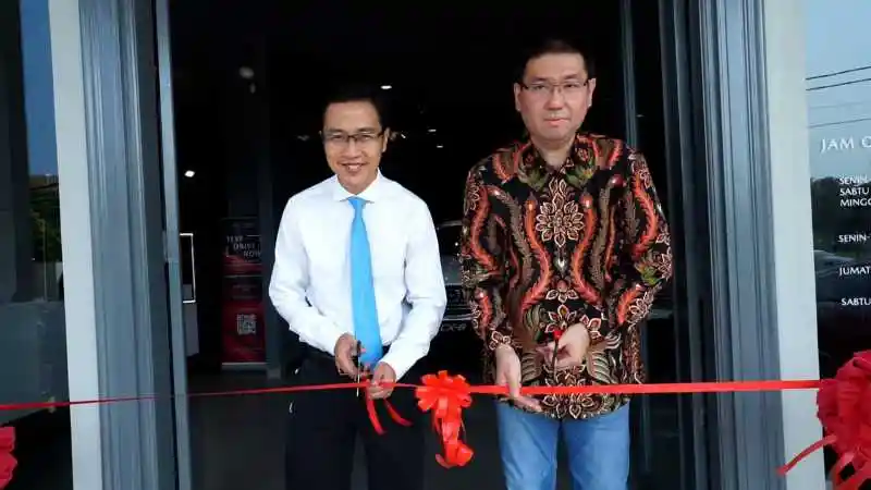 Foto - Mazda Resmikan Dealer Ke-23 Yang Terletak di Pluit, Ada Bonus Untuk 80 Pelanggan Pertama