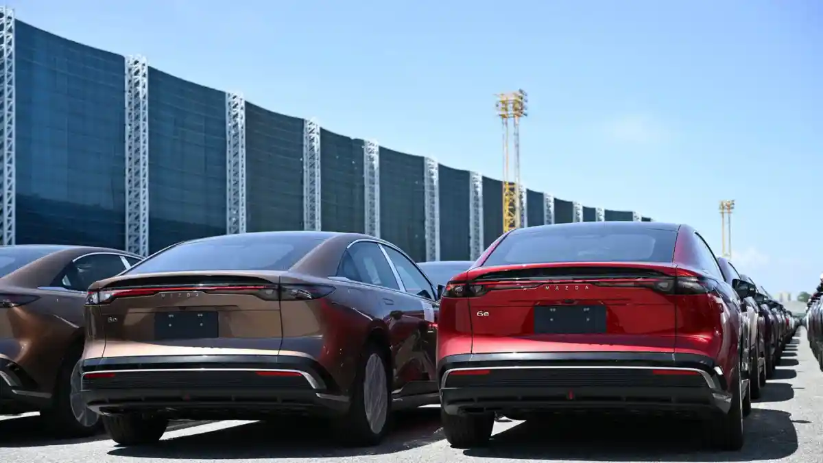 Foto - SPY SHOT: Mazda 6e Versi Setir Kanan Sudah Ada di Thailand