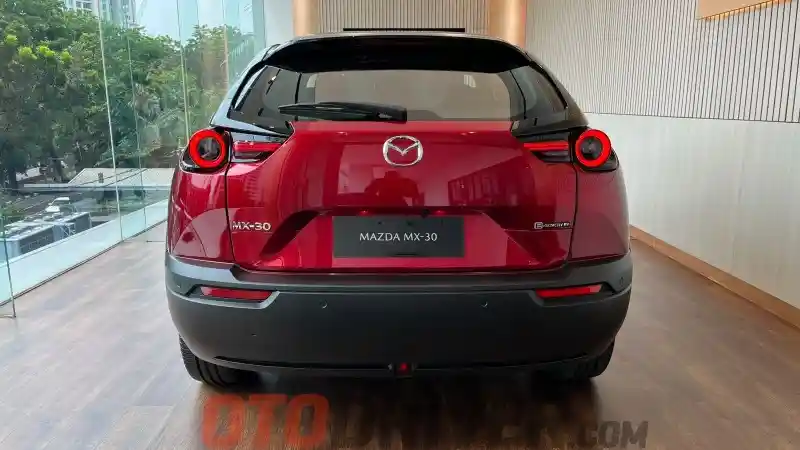 Foto - Mazda MX-30 Dijual Rp 860 Juta OTR, Namun 3 Warna Ini Lebih Mahal Rp 4 Juta