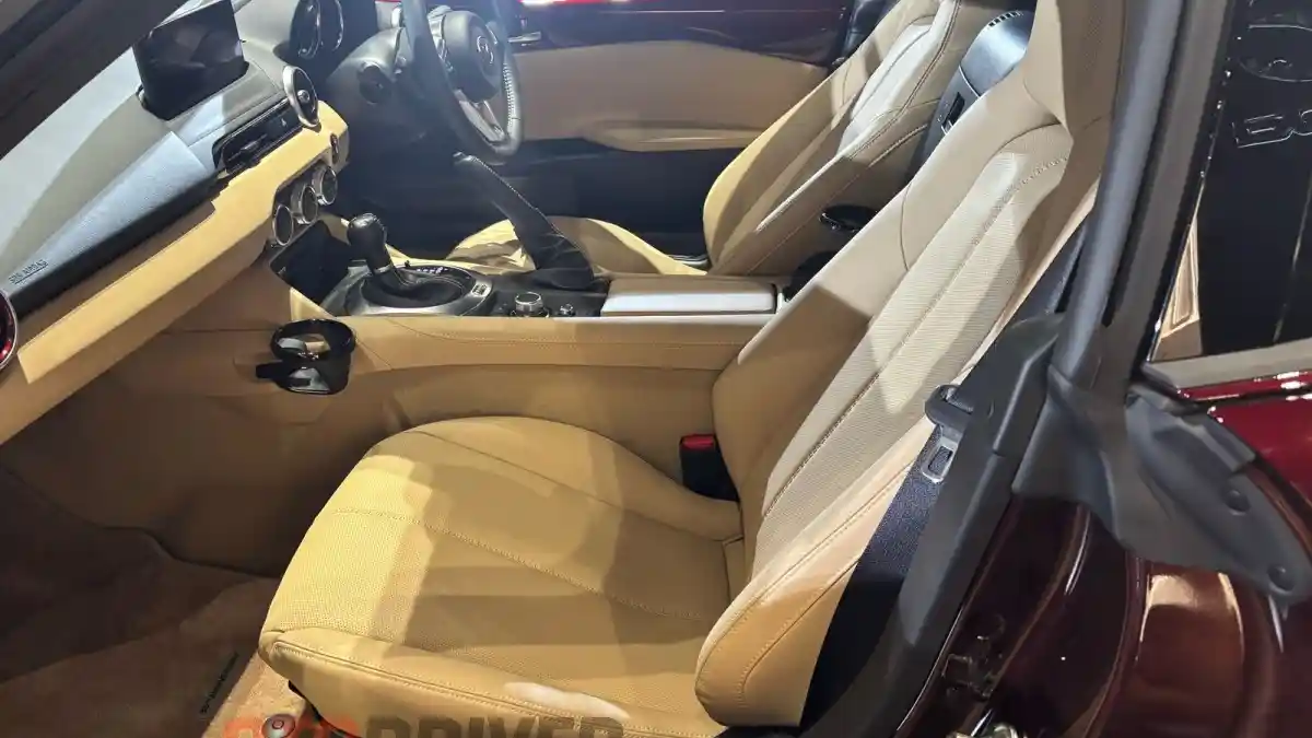 Foto - Hanya Dijual 5 Unit di Indonesia, Inilah Ciri Khas Mazda MX-5 35th Edition Berbanderol Rp 973 Juta
