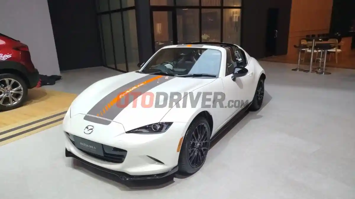 Foto - Mazda Masih Terus Produksi Mobil ICE dalam Jangka Panjang