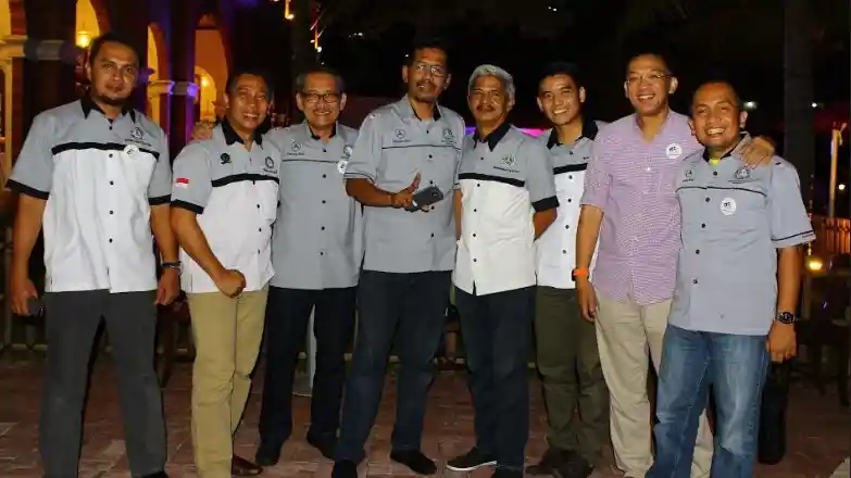 Foto - Mercedes-Benz Club Indonesia Rayakan HUT Ke-12 di Tempat Tak Biasa 