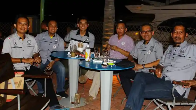 Foto - Mercedes-Benz Club Indonesia Rayakan HUT Ke-12 di Tempat Tak Biasa 