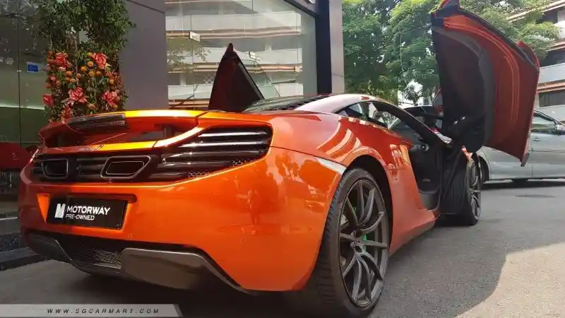 Foto - Spesifikasi Mesin McLaren MP4-12C yang Hancur di Jagorawi