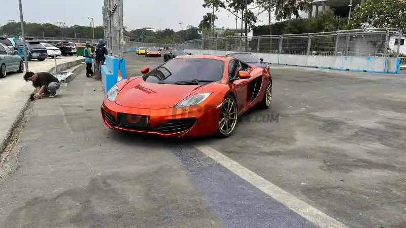 Foto - Rayakan Hari Jadi Ke-60, McLaren Jakarta Gelar Track Day Bersama Pemilik