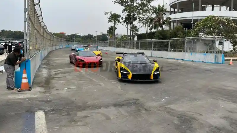 Foto - Rayakan Hari Jadi Ke-60, McLaren Jakarta Gelar Track Day Bersama Pemilik