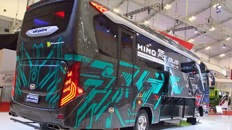 Foto - Benarkah Jetbus 4 'Batal' Dirilis Adiputro?