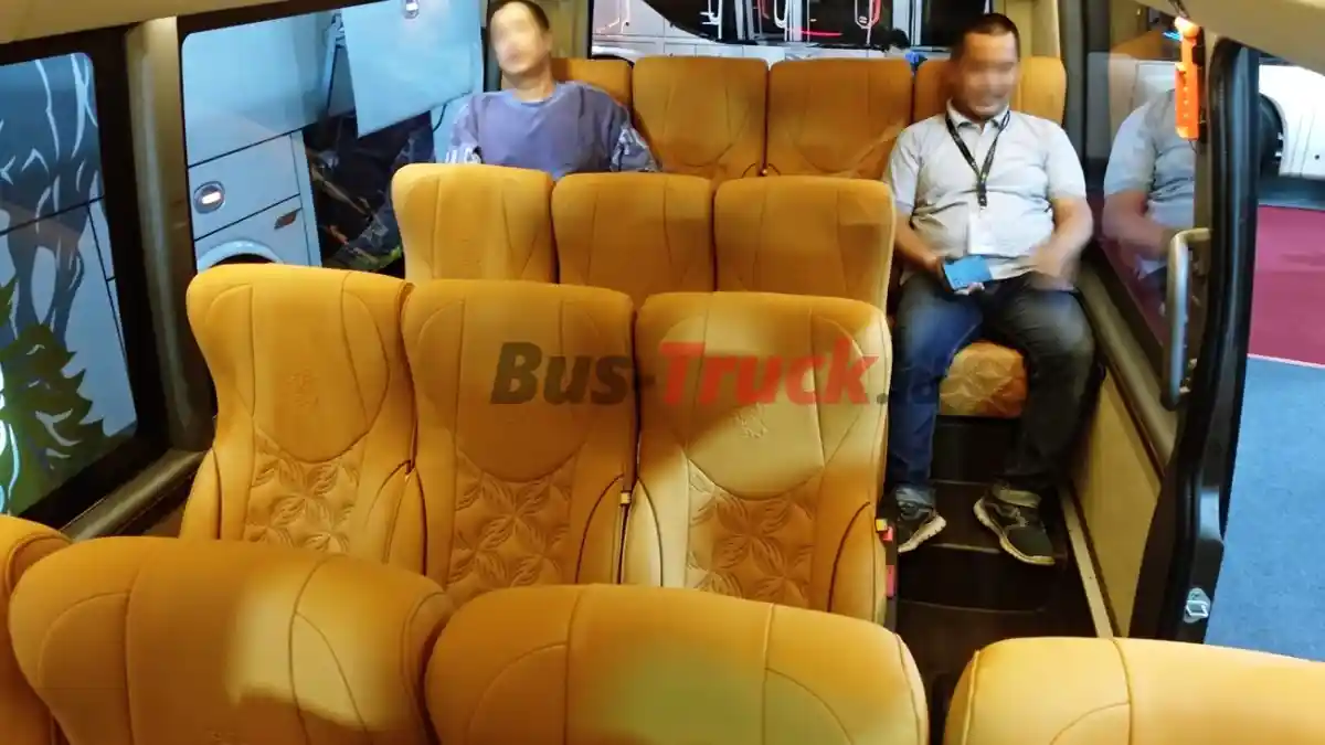 Foto - Ternyata Ini Tujuan Adanya Leg Rest Dan Foot Rest Di Bus