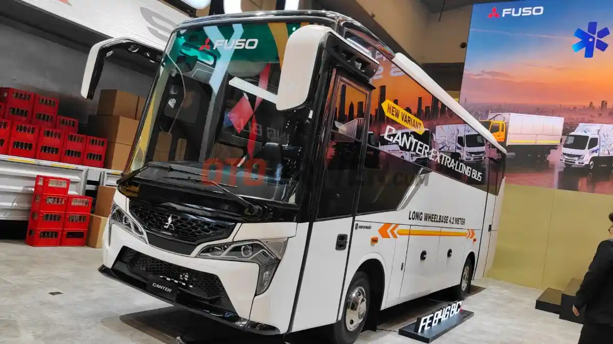 Foto - Bus Fuso Dibuat Lebih Panjang Untuk Bidik Peluang Besar Industri Pariwisata