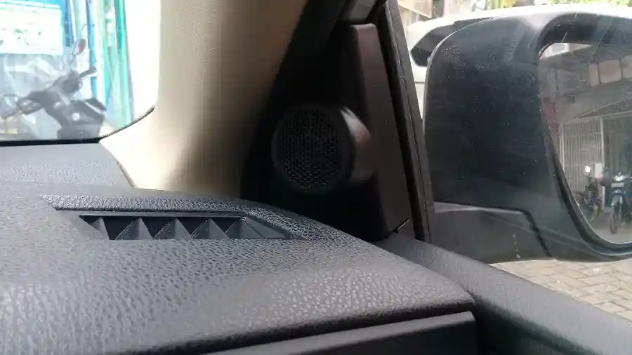 Foto - Mau Tingkatkan Head Unit? Jangan Abaikan Tweeter