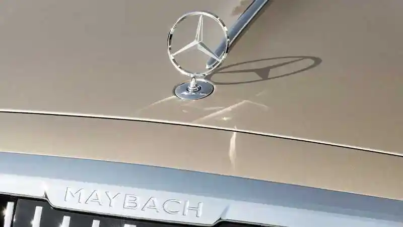 Berita - Mercedes-Benz Lebur AMG, Maybach Dan G-Class Jadi Satu