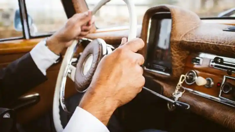 Foto - Mobil Stir Kanan Vs Stir Kiri, Lebih Bagus Mana?