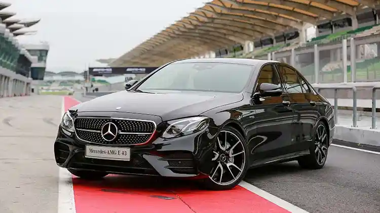 Foto - Mercedes-AMG Varian 43. Tenaga Buas Harga Bersahabat