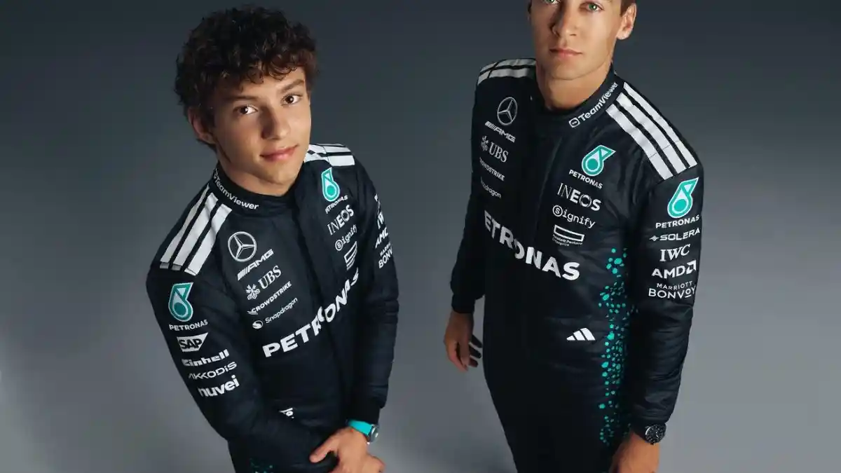 Foto - Tim Formula 1 Mercedes-AMG Petronas Dengan Adidas Mulai Jual Merchandise Resminya Di Indonesia