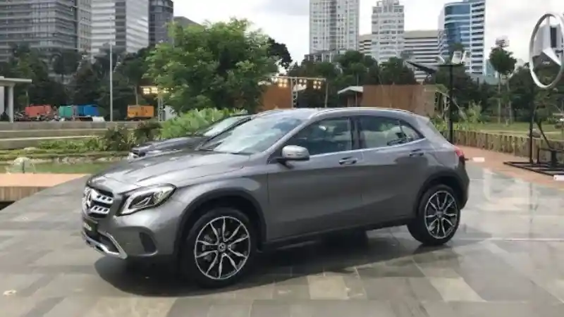 Foto - Daftar Harga MERCEDES-BENZ Terbaru (Juni 2019)