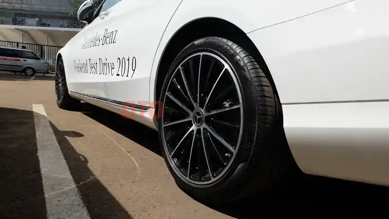 Foto - First Drive: Mercedes-Benz New C-200 EQ Boost Avantgarde Line FL 2018