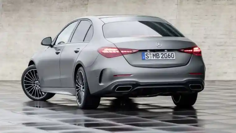 Foto - Mercedes-Benz C-Class Generasi Terbaru Resmi Debut Dunia