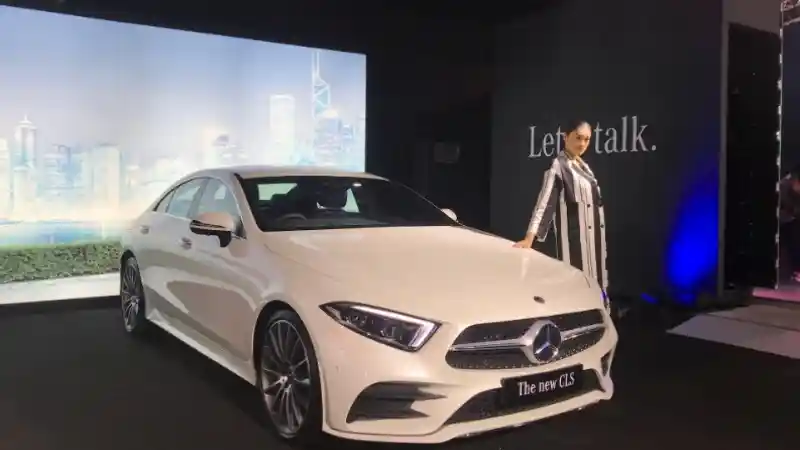 Foto - Daftar Harga MERCEDES-BENZ Terbaru (Oktober 2018)