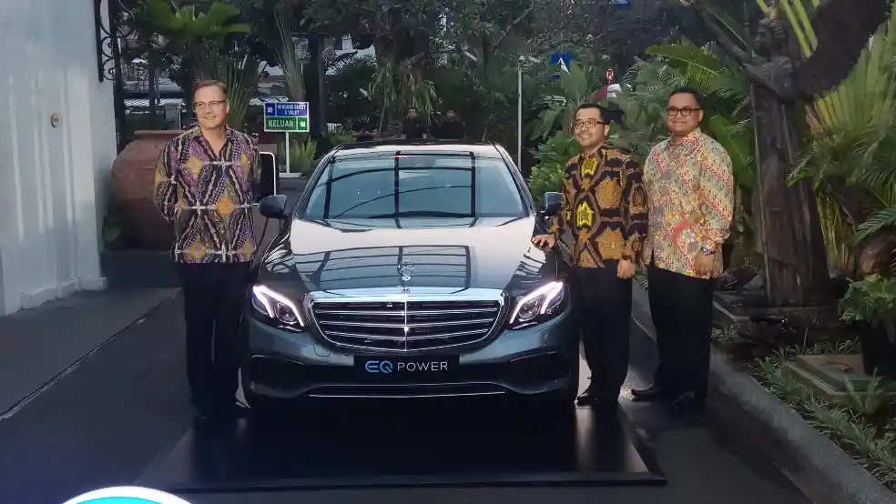Berita - Mercedes-Benz Akan Rakit Mobil Listriknya Secara Lokal