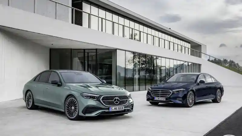 Foto - Mercedes-Benz E-Class 2024 Resmi Meluncur, Simak Spesifikasinya
