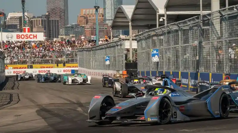 Foto - Tampil All Out, Inilah Rahasia Tim Mercedes-Benz di Formula E Yang Segera Berlangsung