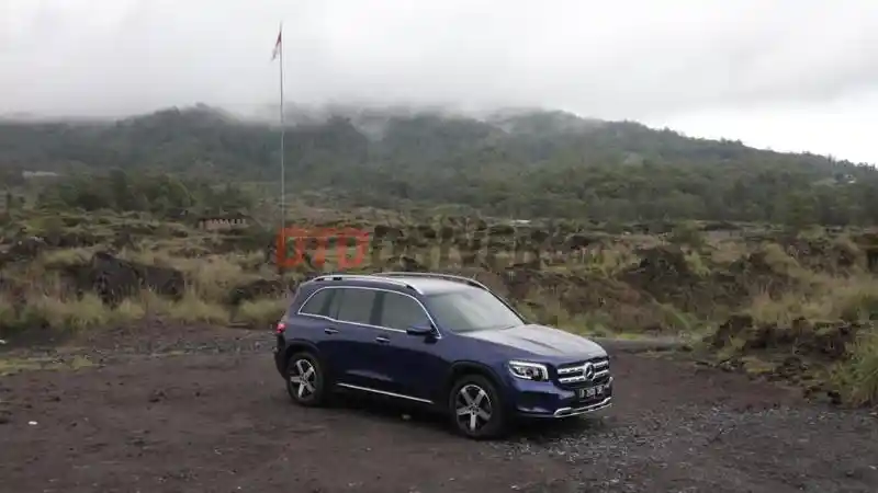 Foto - Jakarta-Bali Gunakan Mercedes-Benz GLB 200, Berapa Konsumsi BBM-nya?