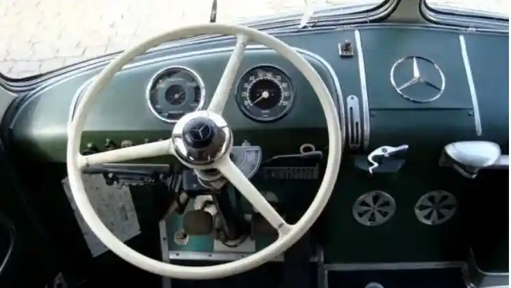 Foto - Inilah Bus Mesin Belakang Pertama Di Indonesia