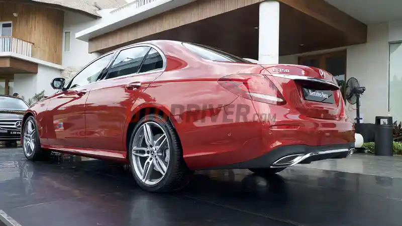 Foto - FIRST DRIVE: Mercedes-Benz New E 350 EQ Boost AMG Line 2019