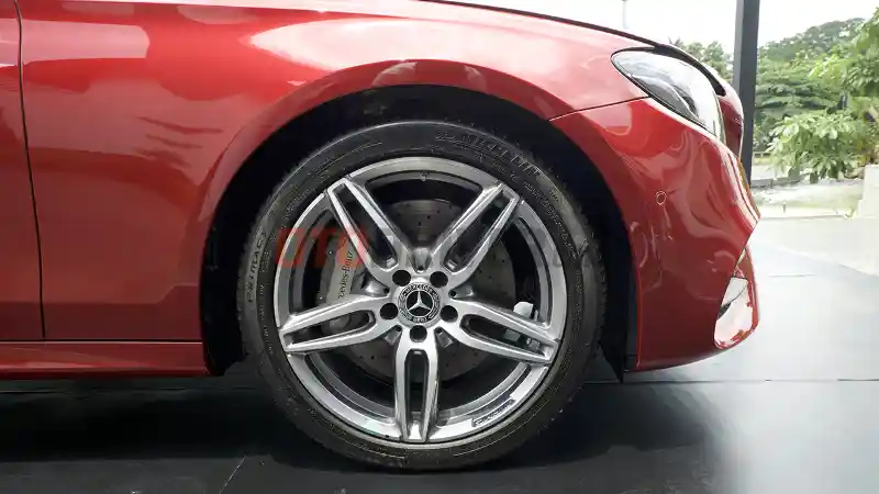 Foto - FIRST DRIVE: Mercedes-Benz New E 350 EQ Boost AMG Line 2019