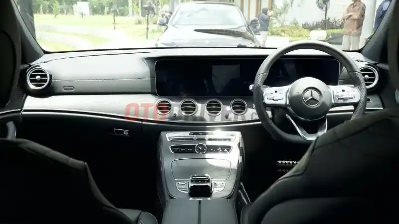 Foto - FIRST DRIVE: Mercedes-Benz New E 350 EQ Boost AMG Line 2019