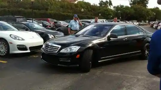 Foto - Ini Dia Koleksi Mobil Tiger Woods.