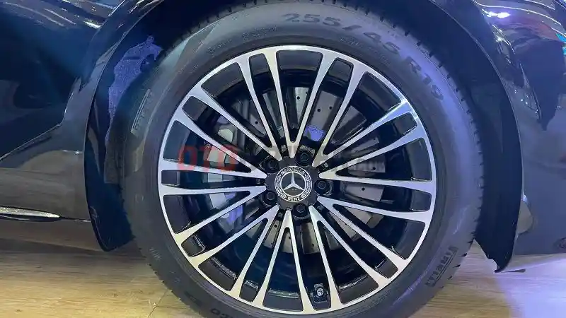 Foto - Lebih Terjangkau Rp 500 Juta, Simak Ubahan Pada Mercedes-Benz S-Class Terbaru