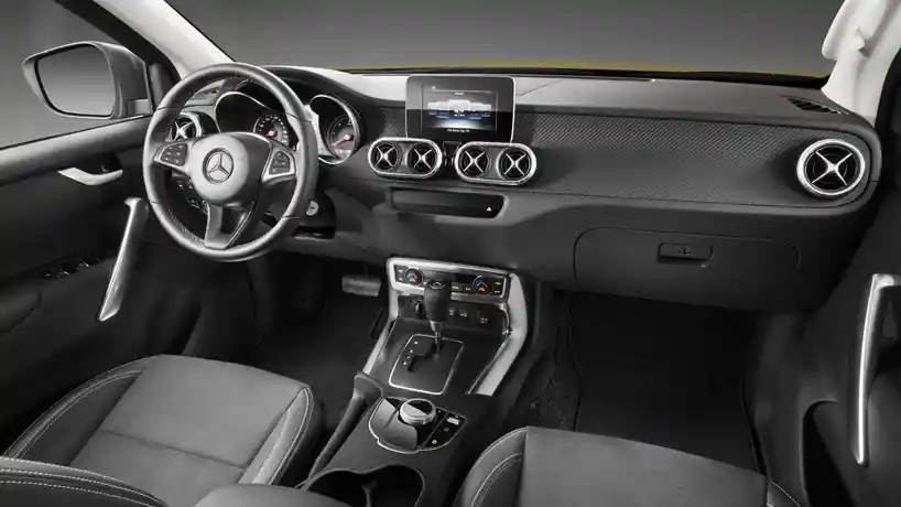 Foto - Mercedes-Benz X-Class Resmi Meluncur. Begini Speknya