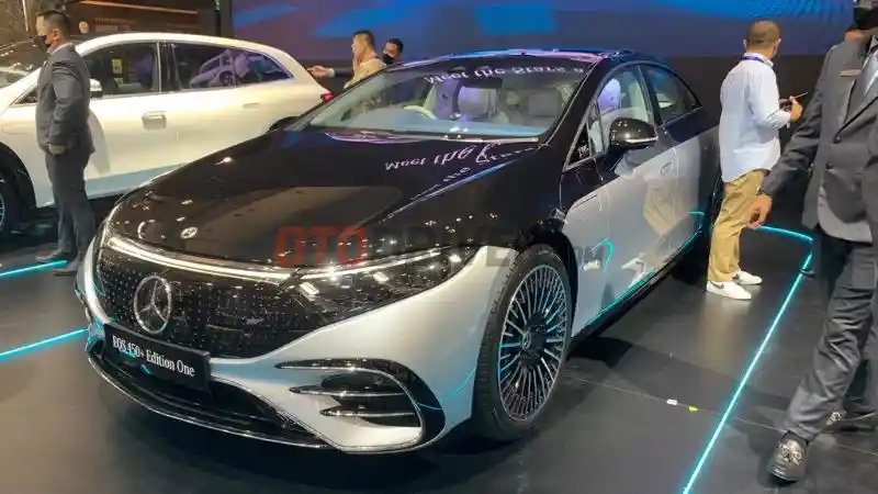 Foto - Mercedes Benz Luncurkan Tiga Mobil di GIIAS 2023, Harganya Sentuh 3 Miliar