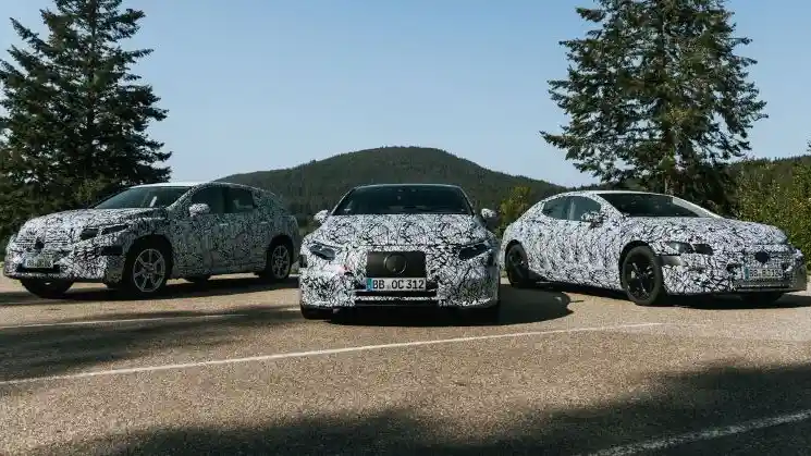Foto - Mercedes-Benz C-Class EV Baru Akan Meluncur 2025, Simak Bocorannya