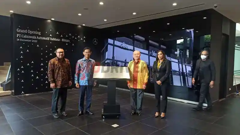 Foto - Manjakan Konsumen, Diler Resmi Mercedes Benz di Wilayah Ini Bawa Konsep Baru