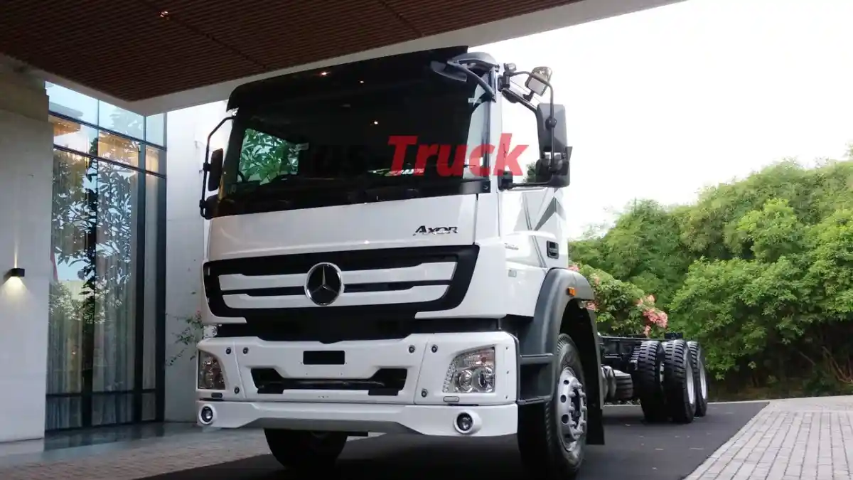 Foto - Ternyata Hal Ini Jadi Alasan Bus Dan Truk Listrik Mercedes-Benz Belum Beroperasi Di Indonesia