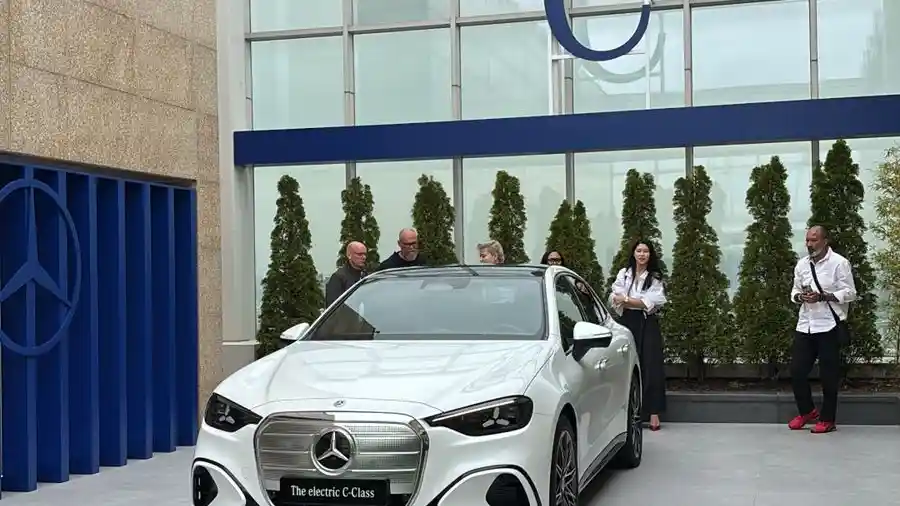 Foto - Melihat Lebih Dekat All-New C-Class Electric, Standar Baru Segmen Sedan Listrik Premium