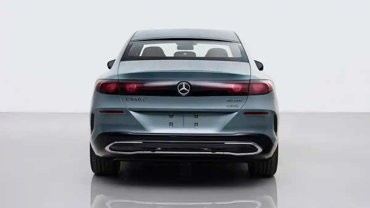 Foto - BAIC dan Mercedes-Benz Bikin C-Class Baru Bertenaga Listrik