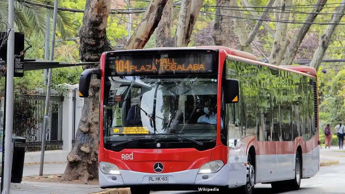 Foto - Ternyata Hal Ini Jadi Alasan Bus Dan Truk Listrik Mercedes-Benz Belum Beroperasi Di Indonesia