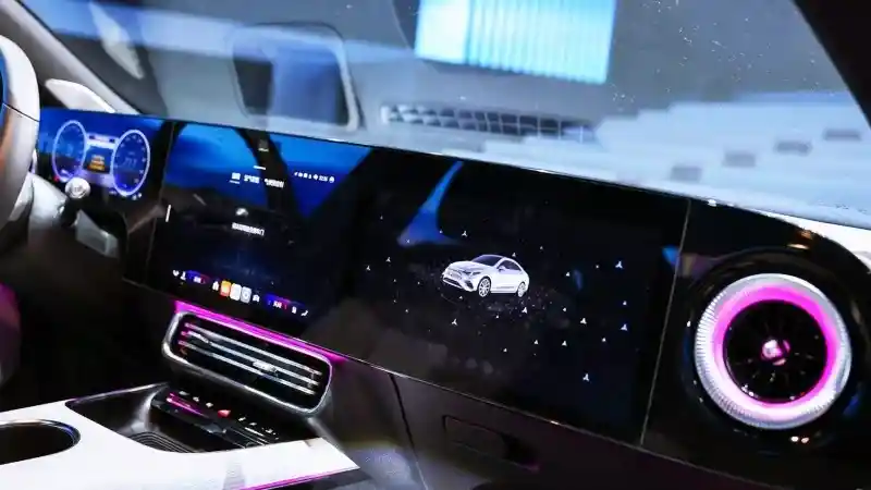 Foto - Mercedes-Benz CLA L, Asli Buatan Tiongkok