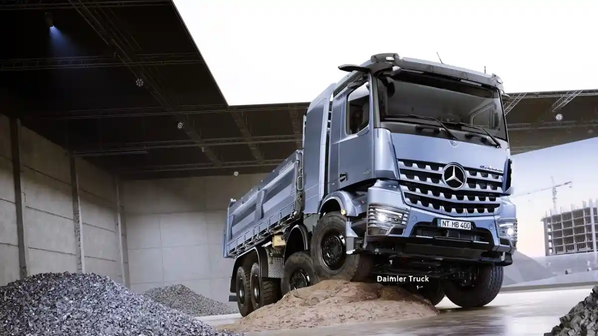 Foto - Mercedes-Benz eArocs 400, Truk Listrik Yang Siap Meluncur 2026
