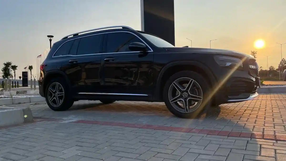 Foto - Mudik In Style 2026: Suka Duka Berlibur Dengan Mercedes-Benz GLB 200 AMG Line