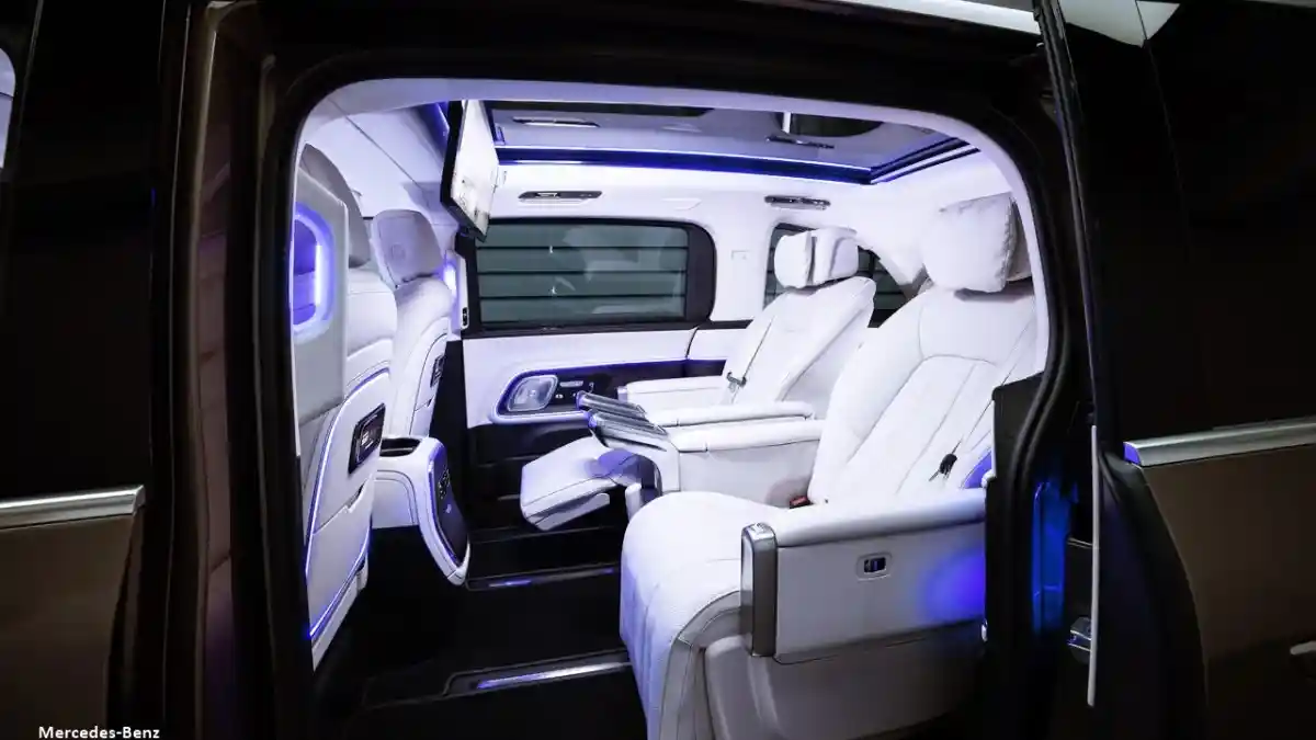 Foto - Mercedes-Benz VLE, MPV Listrik Penantang Produk Tiongkok