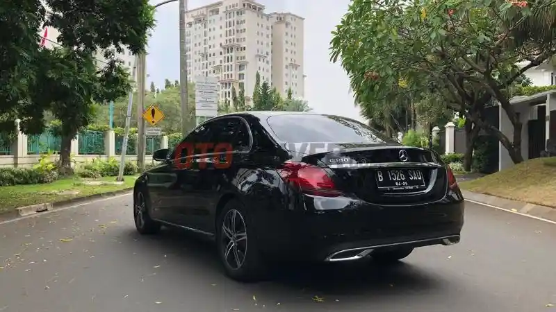 Foto - First Drive: Mercedes-Benz C 180 Avantgarde Line 