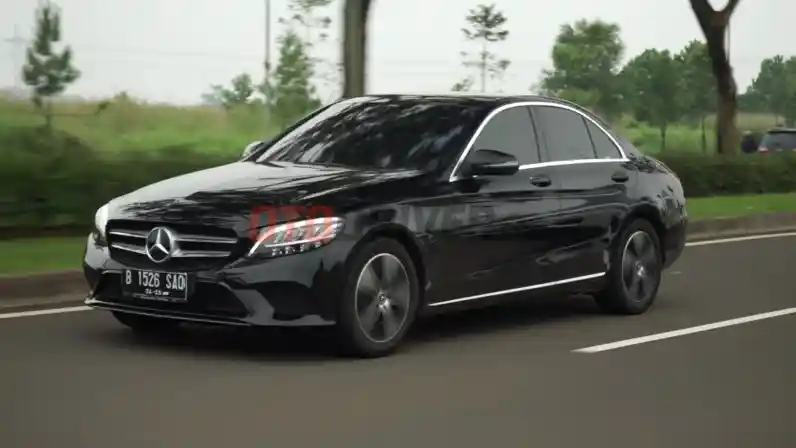 First Drive - First Drive: Mercedes-Benz C 180 Avantgarde Line