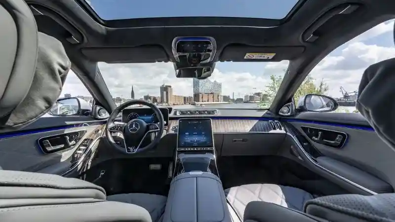 Foto - Setelah S-Class Generasi Terbaru, Mercedes-Maybach S-Class Mulai Dipasarkan Di Eropa