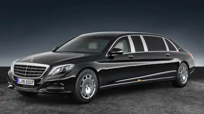 Foto - Kim Jong-Un Gunakan Mercedes-Benz Limosin di Singapura. Harganya Belasan Miliar